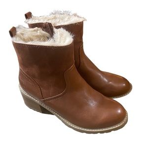 Universal Thread, Women's Marla Faux Fur Lug Ankle Boots Size 11